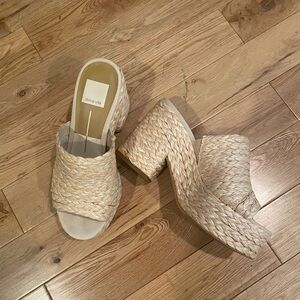 Dolce Vita platform sandals, perfect for summer!